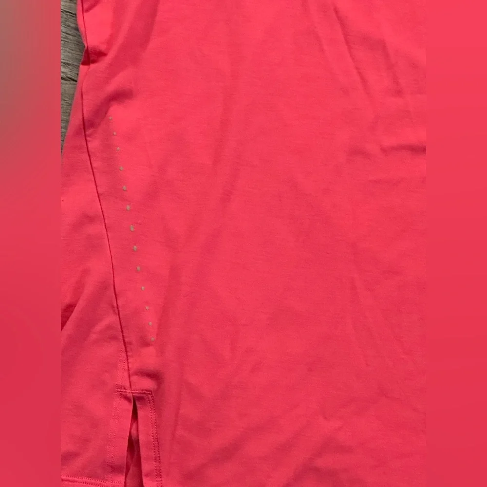 Lululemon hot pink relaxed-fit Trail Running t-shirt size 12 - Picture 4 of 6